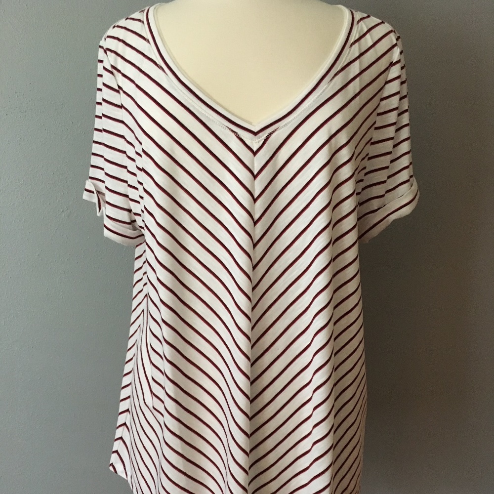 White House Black Market - T-Shirt Blouse